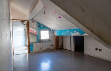Four-Room Apartment via Don Giovanni Grioli 30, Milan