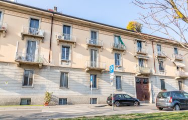 Four-Room Apartment via Don Giovanni Grioli 30, Milan