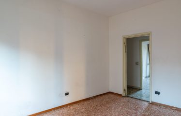 FOUR-ROOM APARTMENT, Via Giuseppe Di Vittorio 67, San Donato Milanese