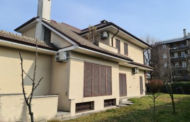 SEMI-DETACHED VILLA ON 3 FLOORS – 450m2