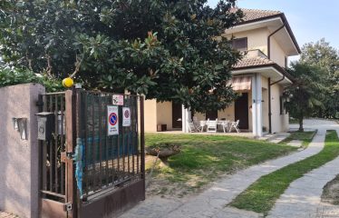 SEMI-DETACHED VILLA ON 3 FLOORS – 450m2