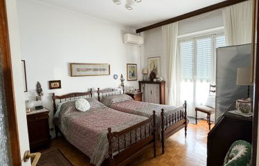 VENDITA: AMPIO QUADRILOCALE CON 3 BALCONI, VIA GIAMBELLINO 128, MILANO