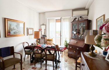 VENDITA: AMPIO QUADRILOCALE CON 3 BALCONI, VIA GIAMBELLINO 128, MILANO