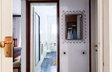 VENDITA: AMPIO QUADRILOCALE CON 3 BALCONI, VIA GIAMBELLINO 128, MILANO